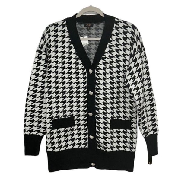 Ont Welfth Houndstooth Black & White Sweater
Cardigan(Size Small) - Picture 2 of 8